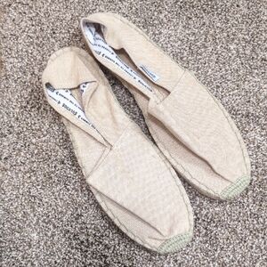 Soludos Beige Flats